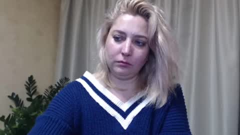 Snapshot of ohsweetiren chatting on 02-16-25, 10:21 Iren online show from 02-16-25, 10:21