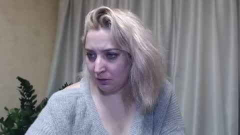 Snapshot of ohsweetiren chatting on 02-20-25, 09:55 Iren online show from 02-20-25, 09:55