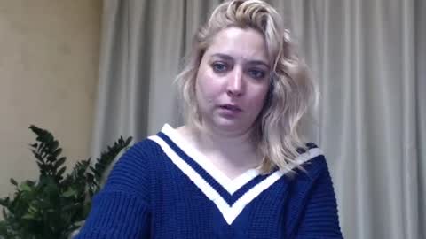 Snapshot of ohsweetiren chatting on 02-27-25, 01:07 Iren online show from 02-27-25, 01:07