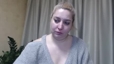 Snapshot of ohsweetiren chatting on 02-28-25, 04:21 Iren online show from 02-28-25, 04:21