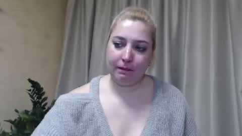 Snapshot of ohsweetiren chatting on 03-11-25, 07:04 Iren online show from 03-11-25, 07:04