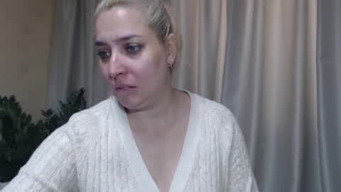 Snapshot of ohsweetiren chatting on 10-04-25, 06:11 Iren online show from 10-04-25, 06:11