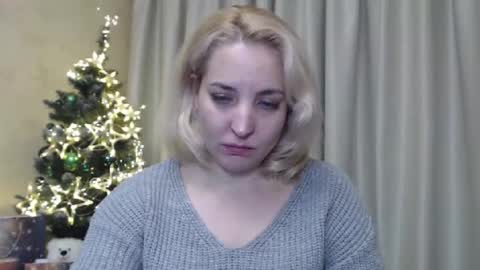 Snapshot of ohsweetmari chatting on 12-21-24, 08:21 Mari online show from 12-21-24, 08:21