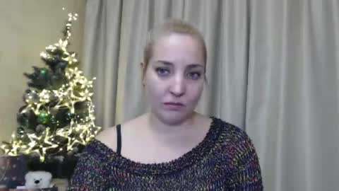 Snapshot of ohsweetmari chatting on 12-22-24, 02:38 Mari online show from 12-22-24, 02:38
