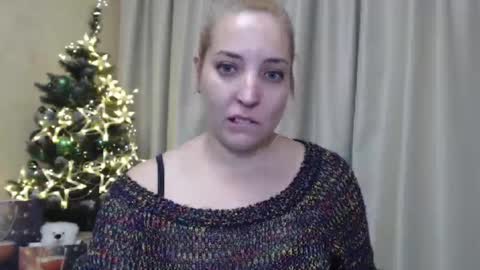 Snapshot of ohsweetmari chatting on 12-22-24, 08:47 Mari online show from 12-22-24, 08:47