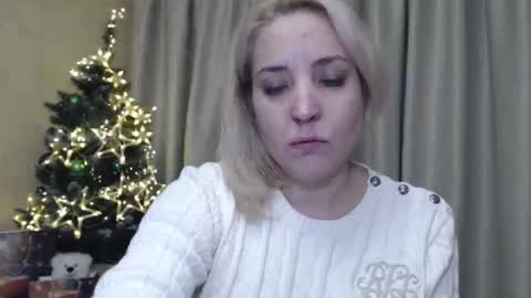 Snapshot of ohsweetmari chatting on 12-25-24, 03:06 Mari online show from 12-25-24, 03:06