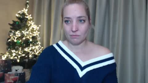 Snapshot of ohsweetmari chatting on 12-27-24, 09:22 Mari online show from 12-27-24, 09:22