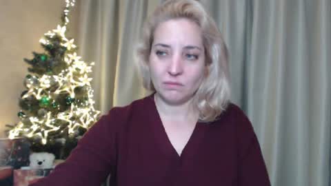 Snapshot of ohsweetmari chatting on 12-28-24, 09:40 Mari online show from 12-28-24, 09:40