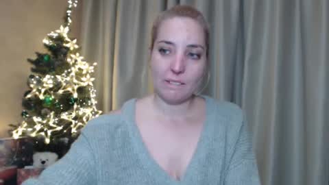 Snapshot of ohsweetmari chatting on 12-29-24, 04:40 Mari online show from 12-29-24, 04:40