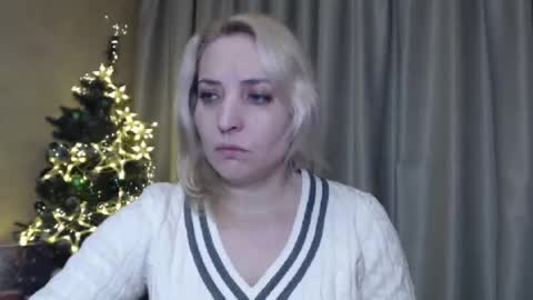 Snapshot of ohsweetmari chatting on 12-30-24, 03:02 Mari online show from 12-30-24, 03:02