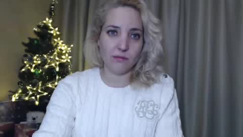 Snapshot of ohsweetmari chatting on 01-01-25, 12:22 Mari online show from 01-01-25, 12:22