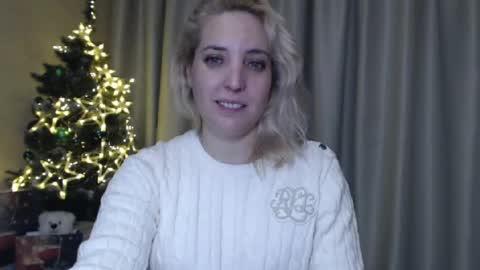 Snapshot of ohsweetmari chatting on 01-01-25, 09:31 Mari online show from 01-01-25, 09:31