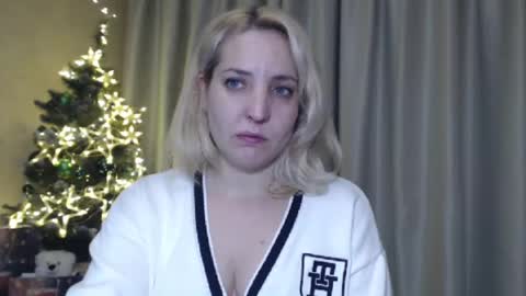 Snapshot of ohsweetmari chatting on 01-03-25, 03:44 Mari online show from 01-03-25, 03:44