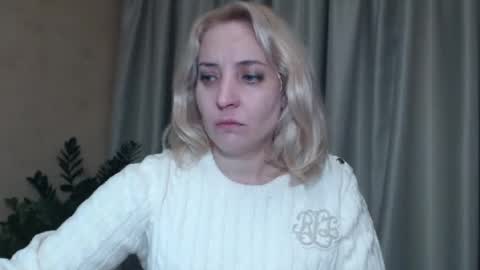 Snapshot of ohsweetmari chatting on 01-09-25, 06:36 Mari online show from 01-09-25, 06:36