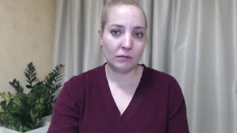 Snapshot of ohsweetmari chatting on 01-14-25, 06:38 Mari online show from 01-14-25, 06:38