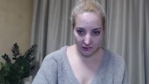 Snapshot of ohsweetmari chatting on 01-18-25, 02:55 Mari online show from 01-18-25, 02:55