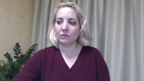 Snapshot of ohsweetmari chatting on 01-19-25, 06:00 Mari online show from 01-19-25, 06:00