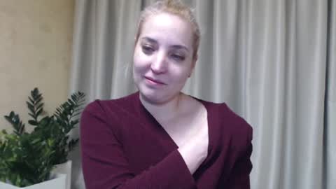 Snapshot of ohsweetmari chatting on 02-06-25, 06:13 Mari online show from 02-06-25, 06:13