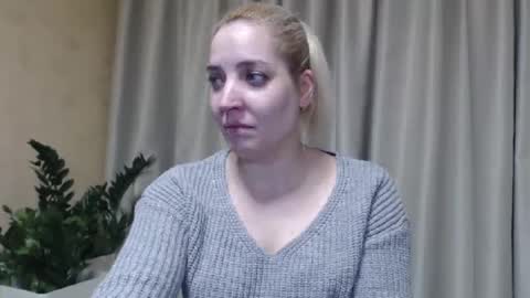 Snapshot of ohsweetmari chatting on 02-22-25, 03:47 Mari online show from 02-22-25, 03:47