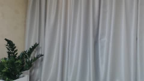 Snapshot of ohsweetmari chatting on 02-23-25, 01:42 Mari online show from 02-23-25, 01:42
