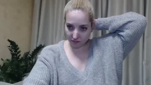 Snapshot of ohsweetmari chatting on 03-01-25, 07:26 Mari online show from 03-01-25, 07:26