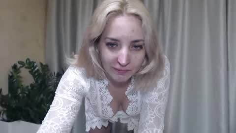 Snapshot of ohsweetmari chatting on 09-27-25, 02:22 Mari online show from 09-27-25, 02:22