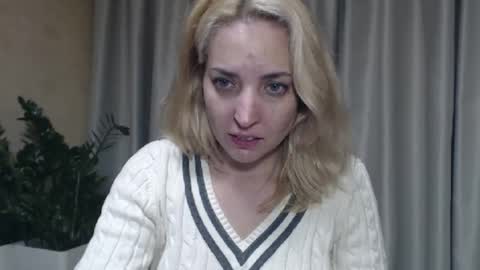 Snapshot of ohsweetmari chatting on 10-12-25, 08:52 Mari online show from 10-12-25, 08:52