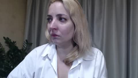 Mari online show from 11-23-25, 05:02