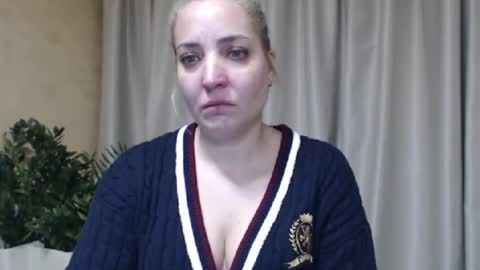 Mari online show from 01-15-26, 11:41