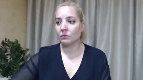 Mari online show from 06-04-26, 04:13