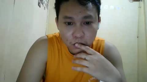 Snapshot of ohyeah006 chatting on 11-16-25, 02:33 ohyeah006 online show from 11-16-25, 02:33