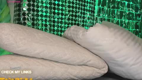 ohyesly_ online show from 03-03-25, 11:35