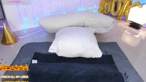 ohyesly_ online show from 11-01-25, 10:50