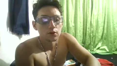 Snapshot of okamisan34 chatting on 10-17-25, 07:55 Gambitox15 online show from 10-17-25, 07:55