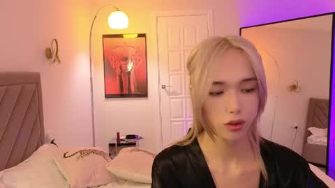 Snapshot of okerriella chatting on 05-21-26, 09:05 Ami online show from 05-21-26, 09:05