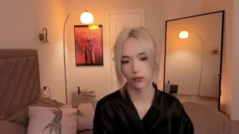 Snapshot of okerriella chatting on 05-28-26, 08:11 Ami online show from 05-28-26, 08:11