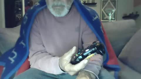 Snapshot of old_bald63 chatting on 10-25-25, 11:29 old_bald63 online show from 10-25-25, 11:29