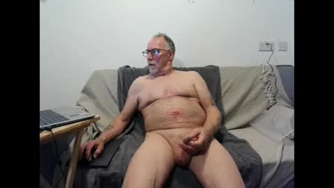 oldercock1411 online show from 11-25-25, 10:21