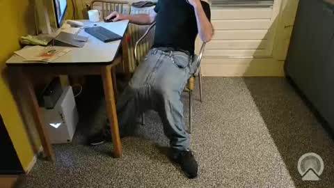 Snapshot of oldersagger chatting on 10-30-25, 07:47 oldersagger online show from 10-30-25, 07:47