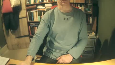 Snapshot of oldhairybastard chatting on 01-01-25, 08:13 oldhairybastard online show from 01-01-25, 08:13