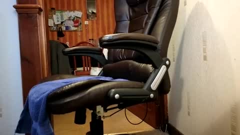 Snapshot of oldwanke chatting on 02-22-25, 10:42 oldwankie online show from 02-22-25, 10:42