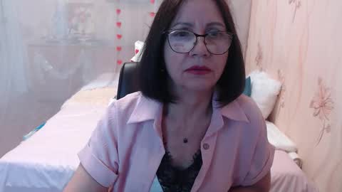 Snapshot of olgahottie chatting on 12-15-25, 02:38 OlgaHottie online show from 12-15-25, 02:38