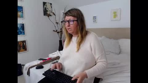 Olga Pavlova online show from 04-23-26, 11:31