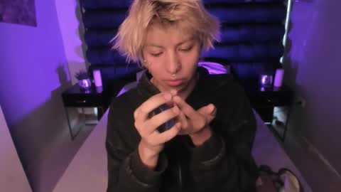 oliiverr22 online show from 12-15-25, 11:58