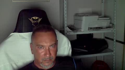 Snapshot of olimpio1230 chatting on 09-25-25, 04:21 olimpio1230 online show from 09-25-25, 04:21