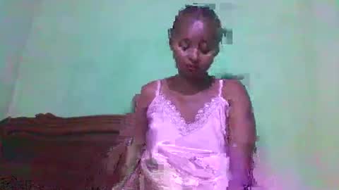 olinah610 online show from 10-28-25, 08:55