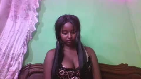 olinah610 online show from 11-14-25, 07:56