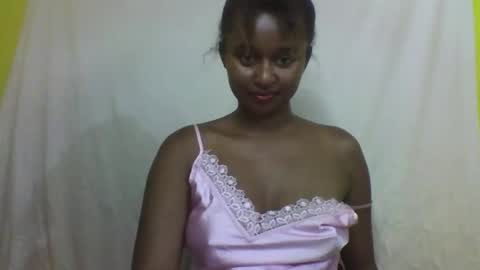 Snapshot of olinah610 chatting on 01-16-26, 05:39 olinah610 online show from 01-16-26, 05:39