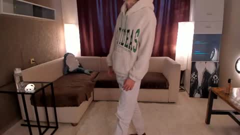 Oli online show from 06-30-26, 02:12