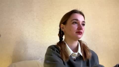 Snapshot of olivaharcar chatting on 09-26-25, 09:02 Olivia here online show from 09-26-25, 09:02